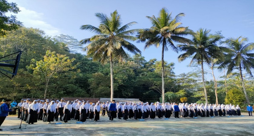SMP NEGERI 2 KOKAP MELAKSANAKAN UPACARA HARI LAHIR PANCASILA 2023